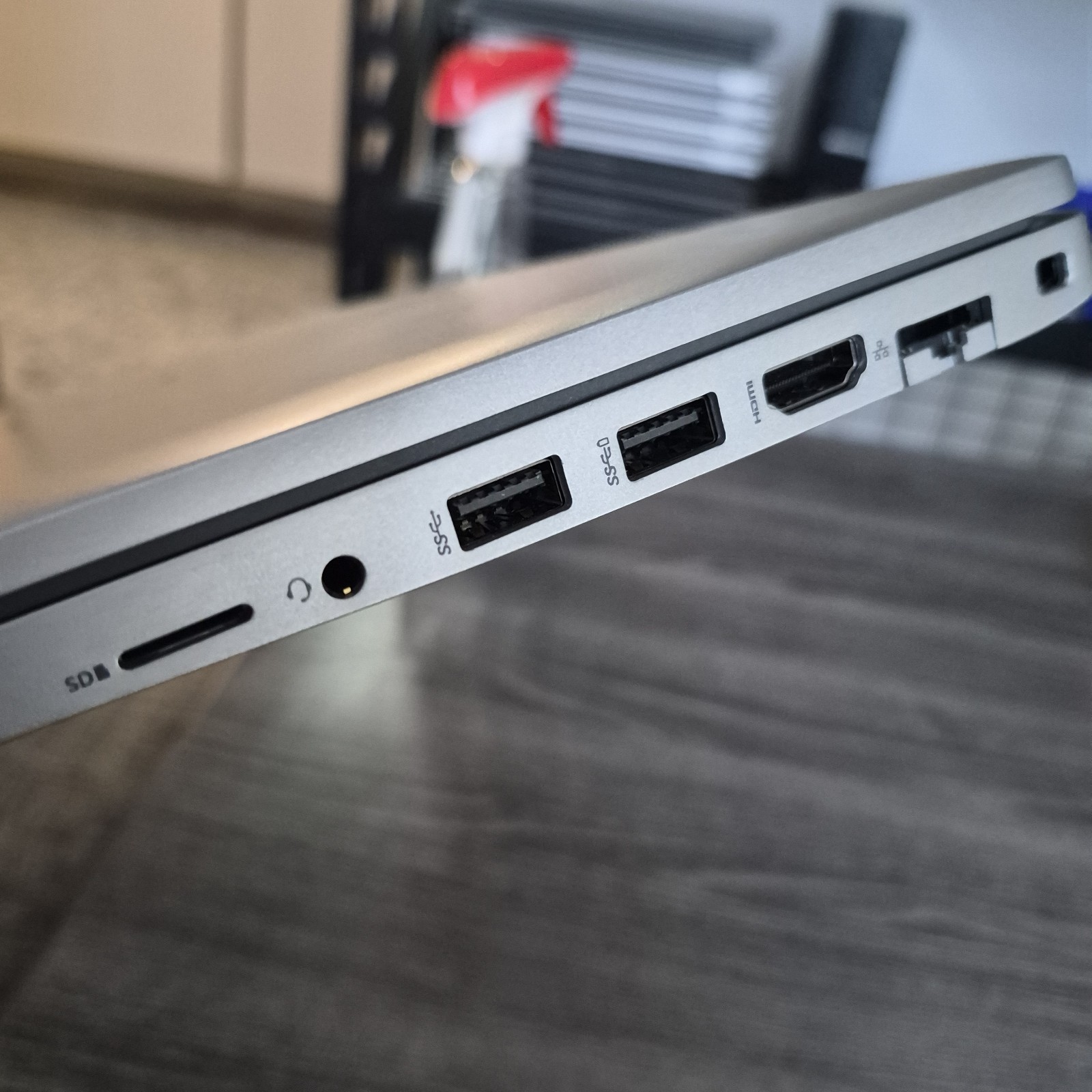 Dell Latitude 5540, 15.6-Inch Laptop, with Intel Core i7 13th Gen., 512 GB SSD (Solid State Drive), Windows 11 Pro