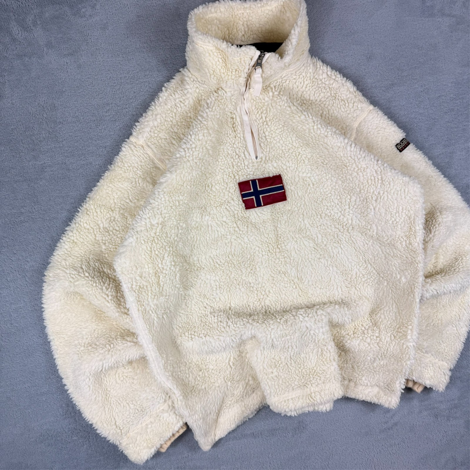 VTG Napapijri 2000's Y2K White Cream Fleece Size Medium 1/4 Quarter Zip Jumper image 2