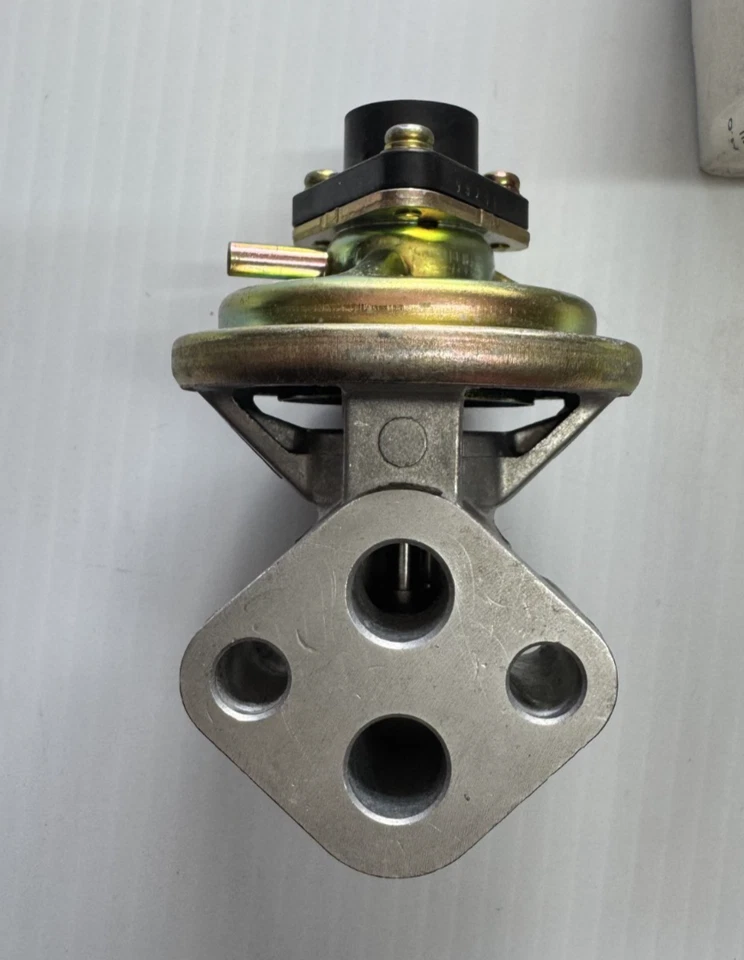 VÁLVULA EGR GENUINA B6BF-20-300 KIA/MAZDA Foto 3 de 3