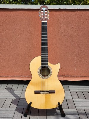Juan Montes Rodriguez Cutaway FLAMENCO Guitar with Carlos Juan VIP DM Pickup