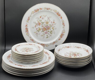 Royal Wentworth Fine China Marcia Japan 6 Settings Plus Accessory  Set 23 Pieces