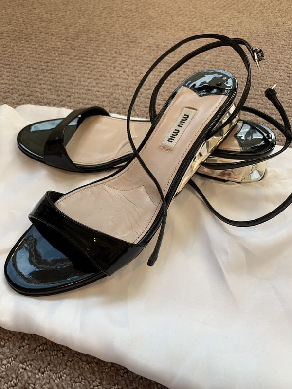 New $ 990. MIU MIU PRADA BLACK PATENT LEATHER CRYSTALS JEWELED HEEL SANDALS 38
