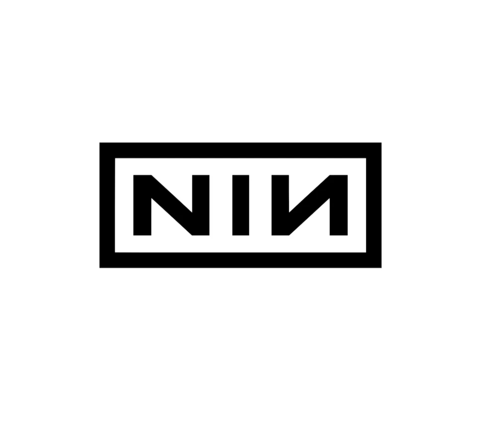 Calcomanía adhesiva de uñas de nueve pulgadas Foto 4 de 4