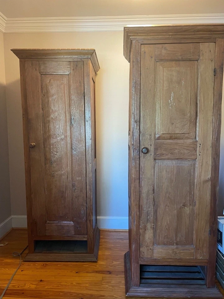 SALE- Antique Early American 18th Century Chimney Cupboard in Great Condition - Image 2 of 4