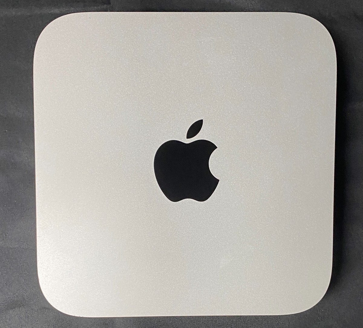 Apple Mac Mini (256GB SSD, M1 8-Core, 8 GB RAM) - Silver Apple Mac Mini (256GB SSD, M1 8-Core, 8 GB RAM) - Silver