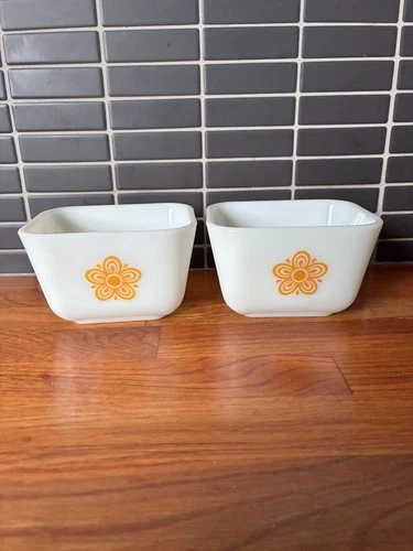 Vintage Pyrex Butterfly Gold 501 B 1 1/2 Cup Refrigerator Dish No Lids Lot of 2