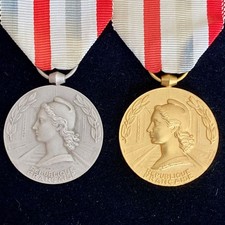 Lot de 2 Médailles d'Honneur des Chemins de Fer 3éme Type non attribué