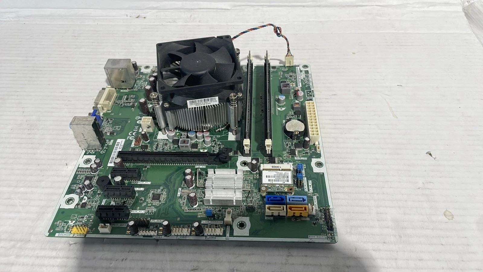 HP 644016-001 Motherboard w/ CPU Cooler & 8GB RAM PC3-10600U Wireless Card