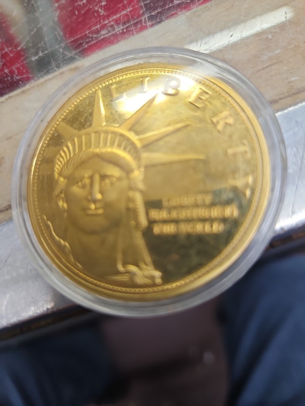 Statue of Liberty Modern Gold Commemorative Coin 'Liberty Enlightening the Worl…