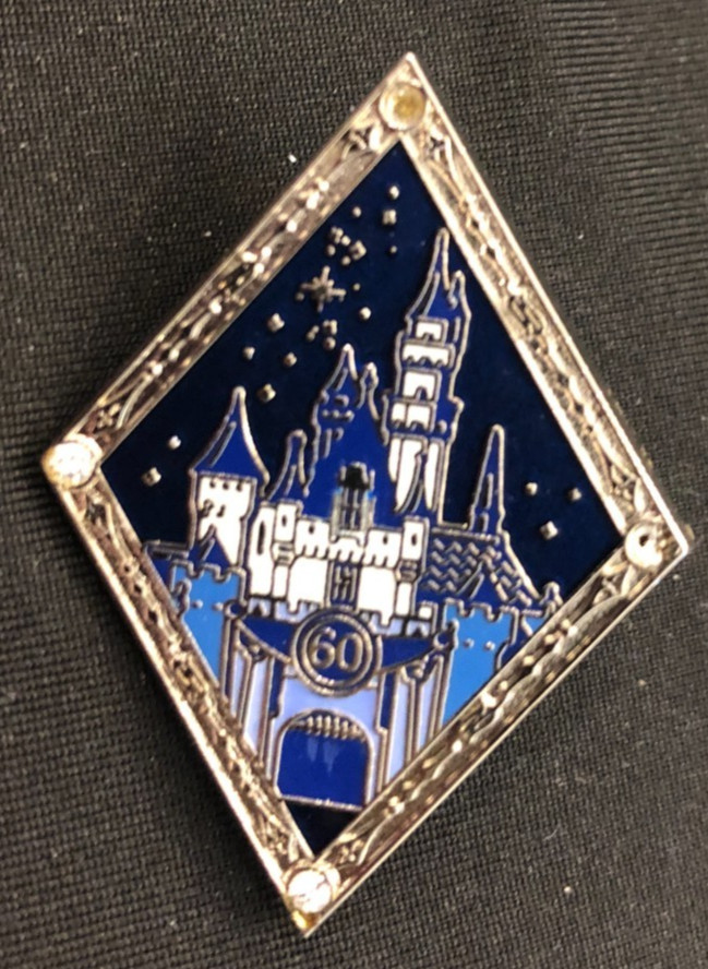 Disney pin 109989 Disneyland Cast Member 60th diamond 60 castle MISSING 1 JEWEL