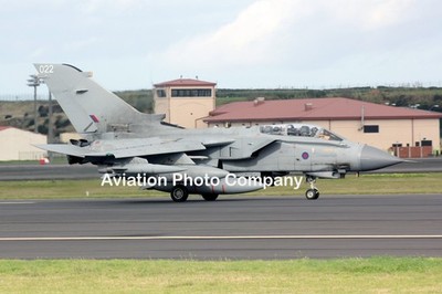 RAF Panavia Tornado GR.4 ZA453/022 bei Lajes (2013) Foto