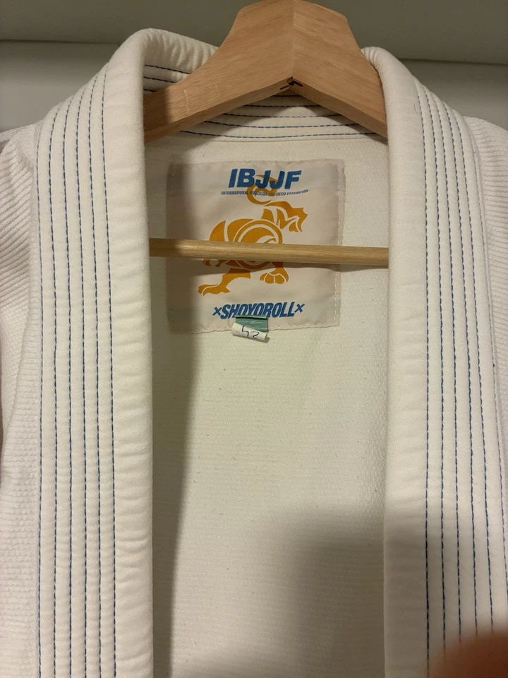 SHOYOROLL IBJF COMPETICIÓN GI A2L *(KIMONO Y PANTALÓN) Foto 4 de 4