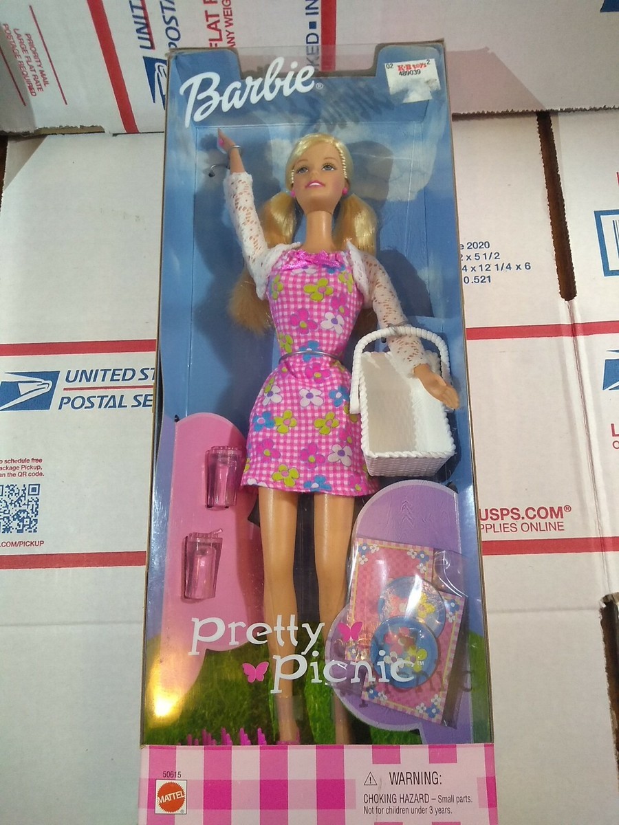 2000 Barbie Doll Pretty Picnic Mattel 50615 w/ Picnic Basket Pink