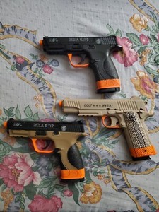 Airsoft Colt 1911 + 2 M&P Pistols