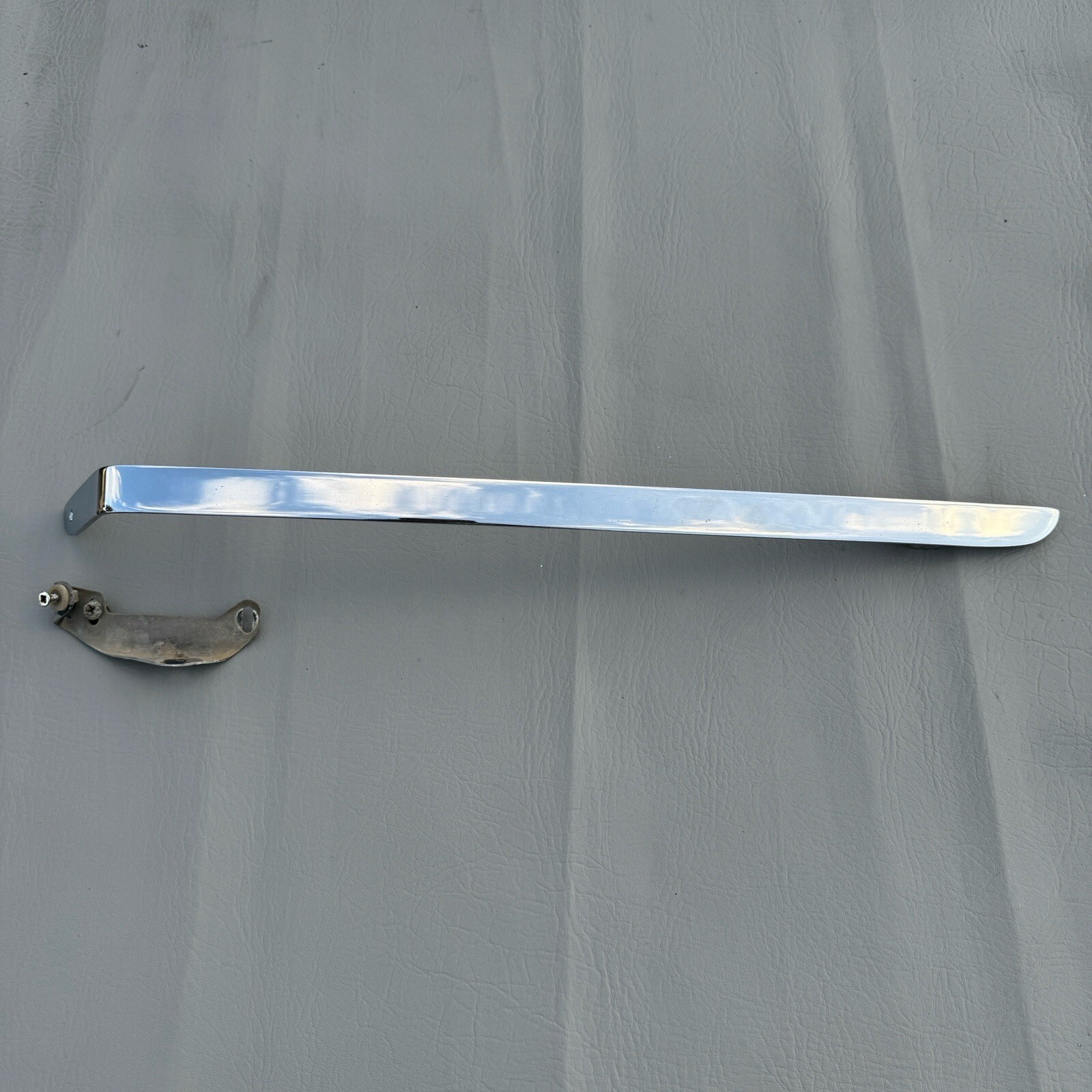 1984 ROLLS ROYCE SILVER SPUR RIGHT RH SIDE LOWER HEADLIGHT TRIM CHROME OEM