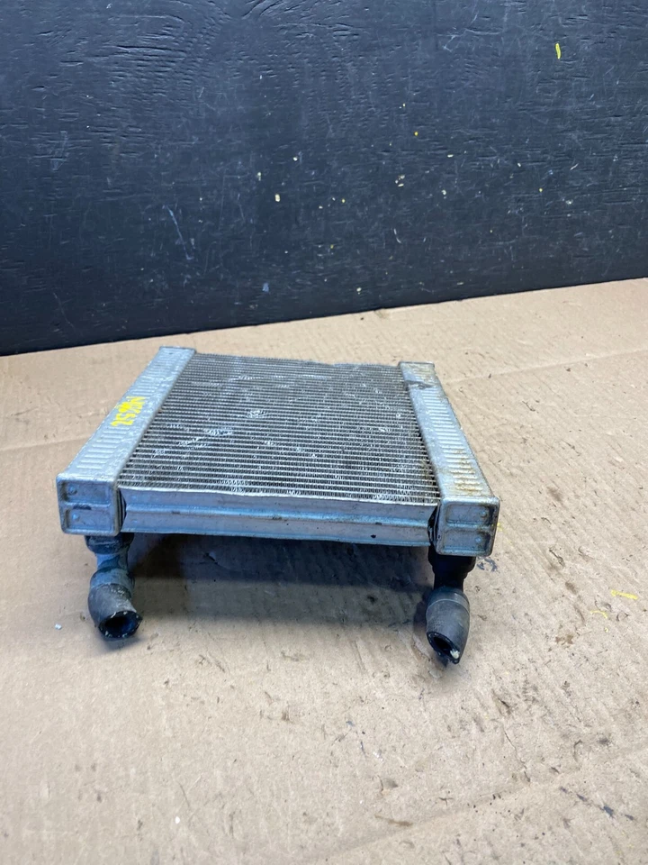 BMW 750I G12 2016 2022 4,4 L radiador enfriador de aceite auxiliar delantero derecho OEM M6652 Foto 4 de 4