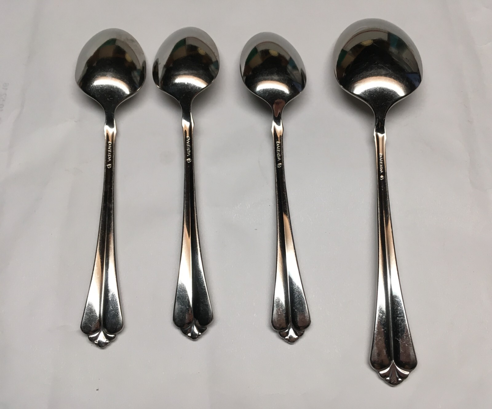 4pc Oneida Juilliard Cube Mark Stainless Flatware 3 Teaspoons + 1 Soup