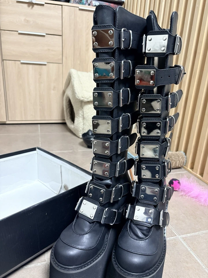 demonia boots - Photo 2/4