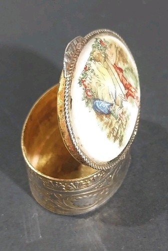 Vintage Mid Century Made in Italy Porcelain Pill Box Fragonard Courting Scene - Picture 1 of 17