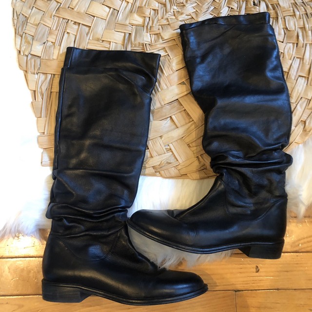 stuart weitzman quilted boots