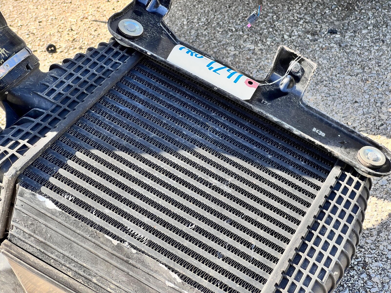 2014-2019 MASERATI GHIBLI S RIGHT PASSENGER FRONT RADIATOR INTERCOOLER OEM