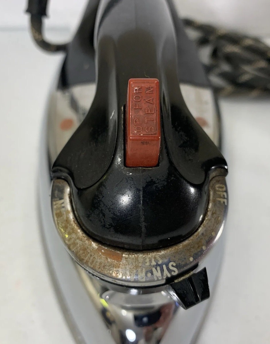 VINTAGE GE GENERAL ELECTRIC STEAM AND DRY IRON 76F60 1100