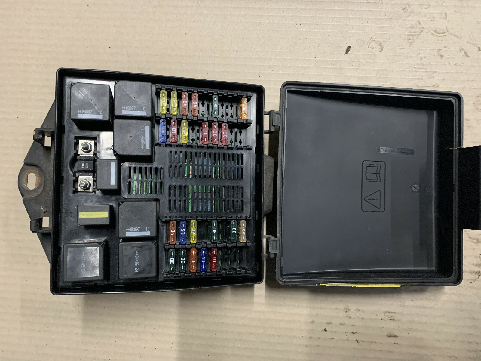 JAGUAR XJ X350 ENGINE FUSE BOX 2W93 14A073 AB eBay