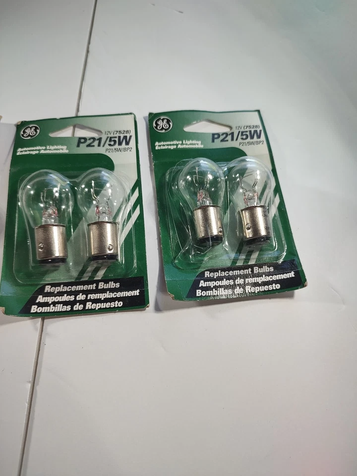 GE Automotive Dome Auto Incandescent Light Bulb 12 volt (7258) P21/5W/BP2 - Image 3 of 4
