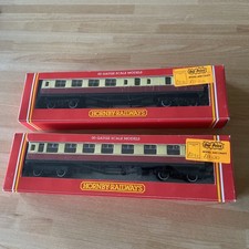 OO GAUGE HORNBY R443 BRAKE COACH & R442 Composite Coach - CRIMSON CREAM 