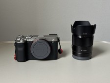 Sony Alpha a7C Mirrorless Camera + Sony FE 35mm F/1.8 lens (Plus Accessories)