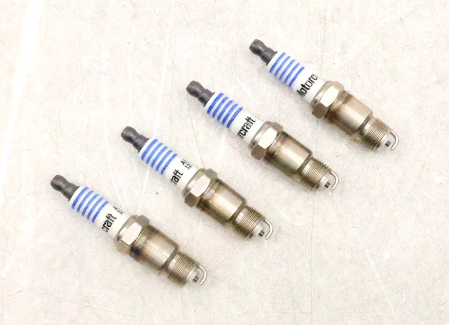 NEW Motorcraft Spark Plugs Set of 4 SP-415-A Ford Chevy GMC Buick Pontiac 70-95