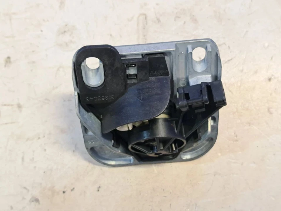 Volvo S80 2013 Lock Tailgate Boot Lid 31253043 BPR38164 - Image 3 of 4