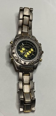 MENS TITANIUM UNIVERSAL WATCH TWO-tone BRUSHED NICKEL NEW BATTERY!