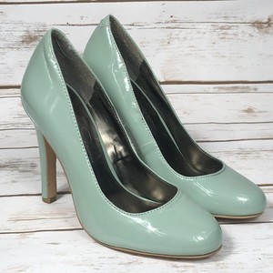 mint colour heels