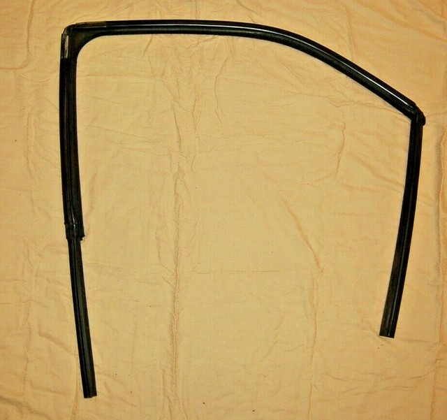 TOYOTA OEM 9701 Camry Window GlassRear DoorRun Channel Left