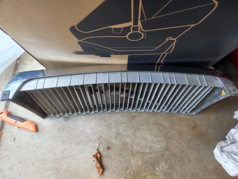 VOLVO 240 Used Original FRONT GRILLE Volvo 240 - Image 2 of 4