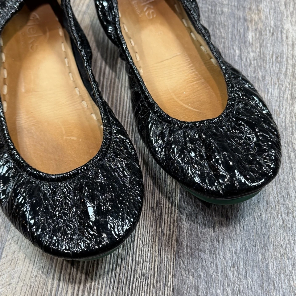 Sapatilhas de balé femininas Tieks by Gavrieli couro envernizado preto brilhante tamanho 9 enrugadas - Imagem 2 de 4