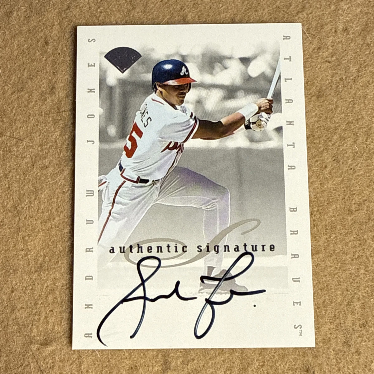 アンドリュージョーンズゲームユーズドリストバンド Andruw Jones Baseball Autographed Sports Trading Cards