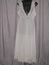 Vtg 50s-60s Ladies Sz S/M Ultra-Pale Blue Nightgown by Ro Jene Lingerie