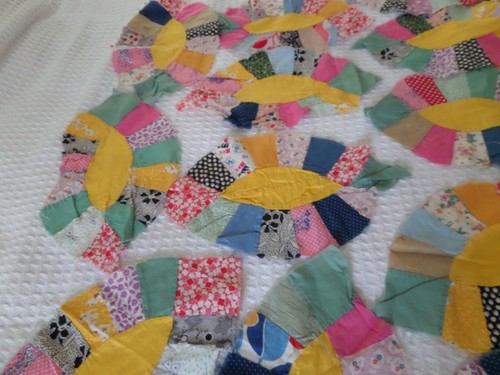 Vintage Doppel Ehering Quilt Top Futtersäcke leuchtend gelber Hintergrund + schwarz - Bild 14 von 16