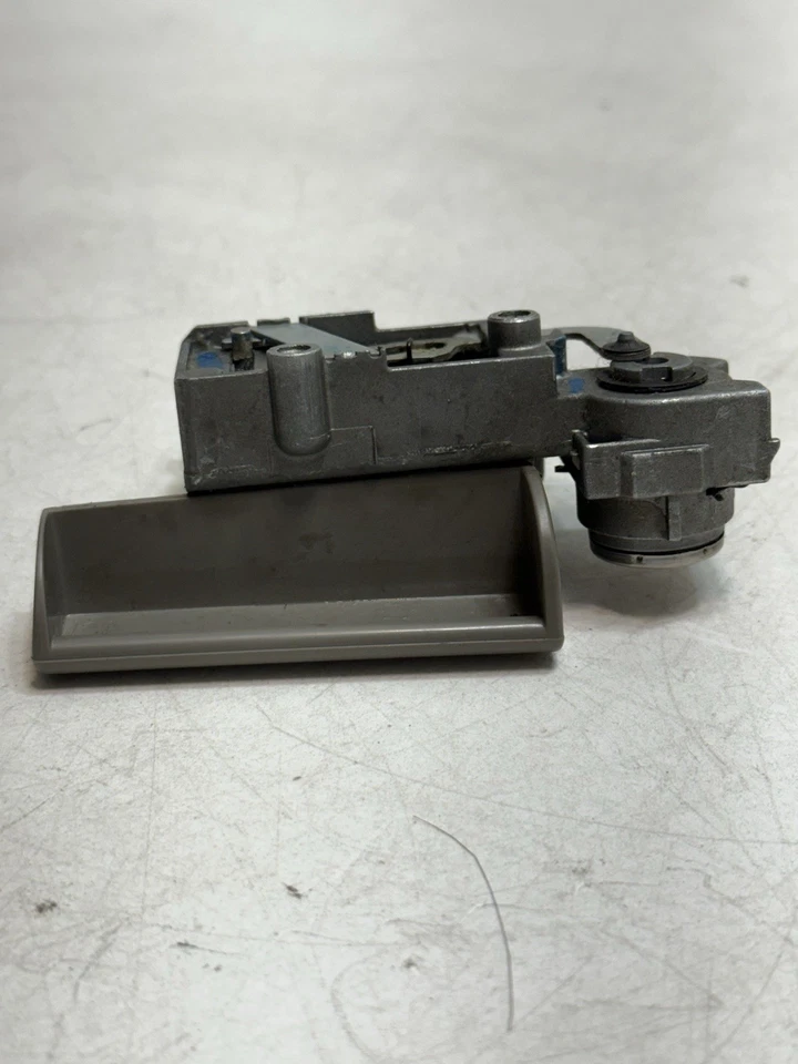 Guantera Honda Pilot 2009-2015 caja de guantes pestillo bloqueo mango OEM gris claro Foto 2 de 4