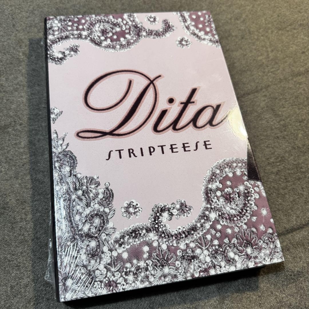 ディタ フォン ティース写真集STRIPTEESE/dita von teese ◇廃番◇ Dita von Teese Vedette Black ディタ・フォン