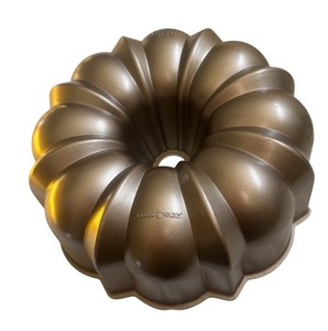Nordic Ware 12 cup 10" BUNDT PAN