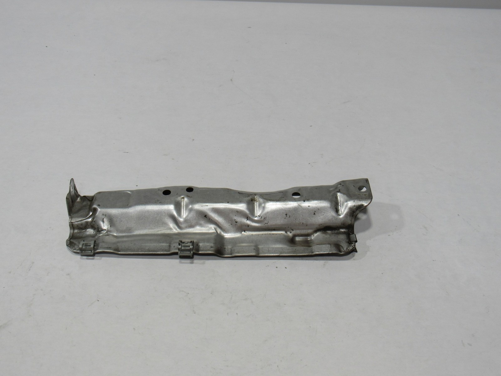 14-20 BMW I8 2015 Turbocharger Rear Center Heat Shield Cover Plate ;:M