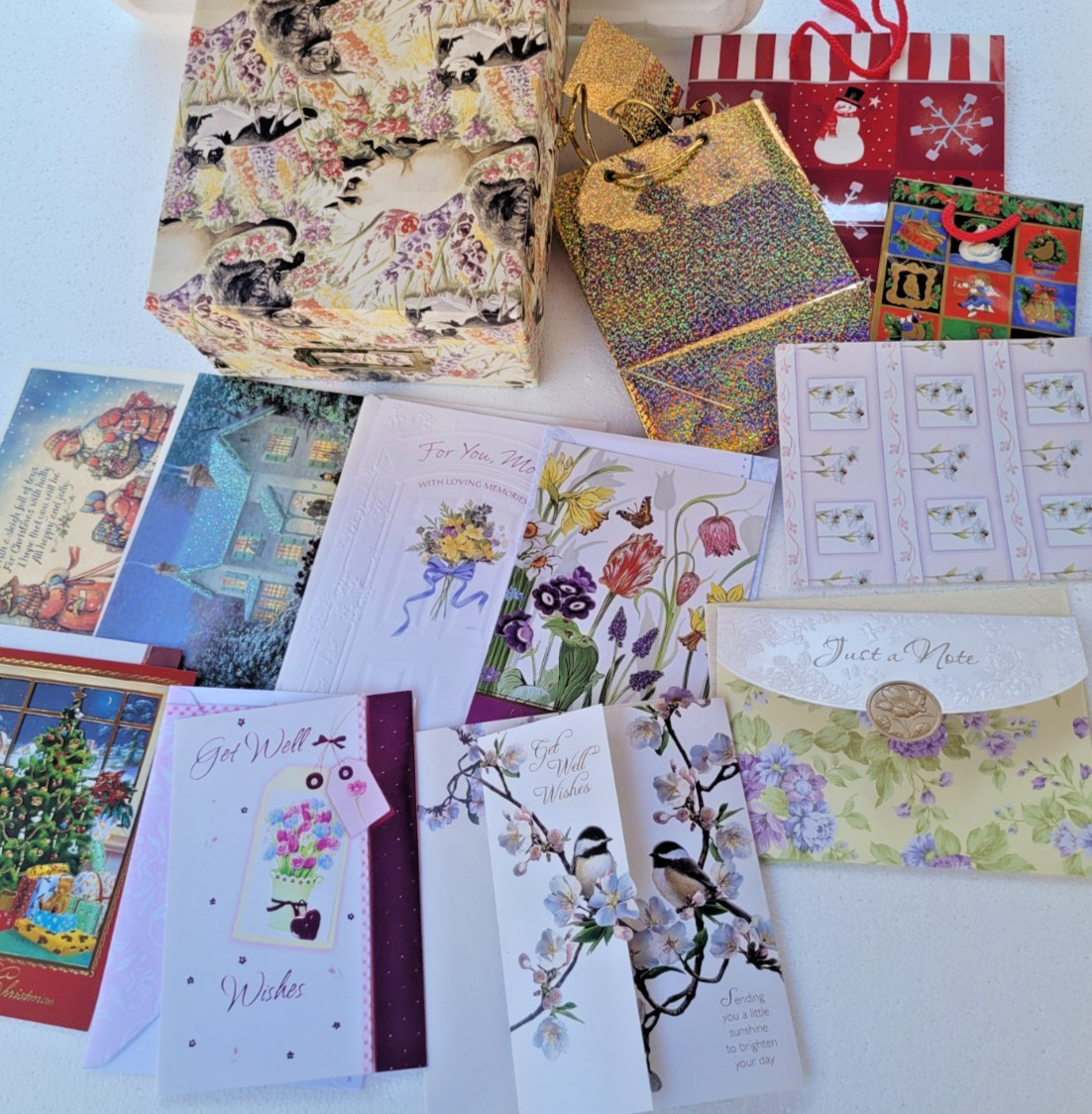 Deluxe Stationery Gift Box w/ Dividers 47 Greeting Cards Wrapping Paper 3 Bags