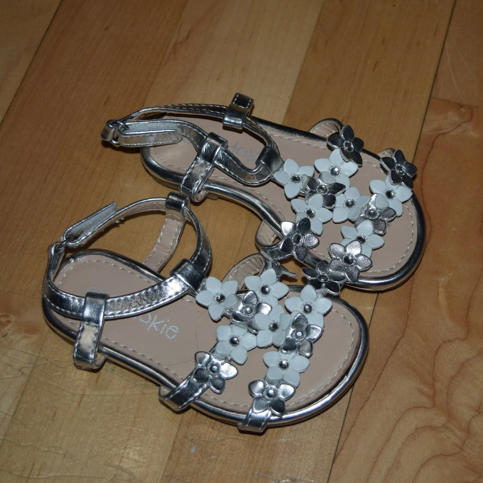 Sandalias blancas y plateadas talla 5 para bebé niña NOOKIE DOKIE Foto 3 de 4