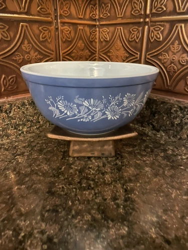 Vintage Pyrex Retro Bowl Bohemian & Colonial Mist Blue & White Daisy '80s #403
