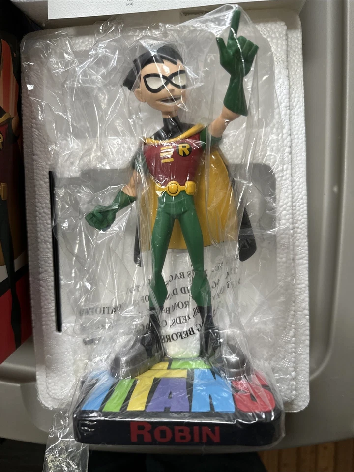 DC DIRECT TEEN TITANS ROBIN ANIMATED MAQUETTE STATUE 519/800 NEW - Image 2 of 4