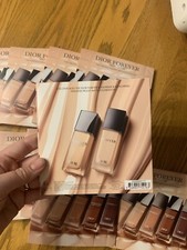 Dior Forever Skin Glow 24H Hydrating Foundati...