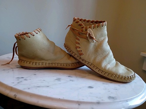 Vintage NAVAJO Handmade Moccasins Leather Antler Women's Size 7 Aprx.